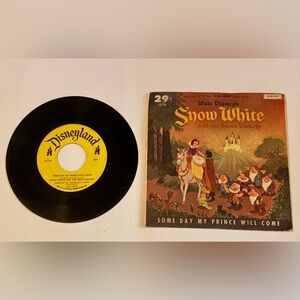 Vintage Walt Disney’s Snow White & The Seven Dwarfs Vinyl 45 RPM Record
